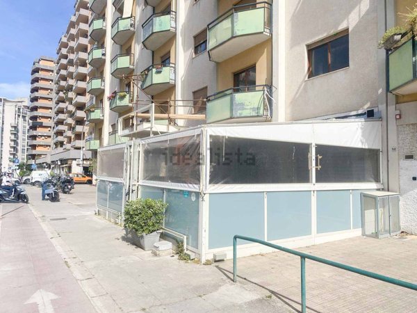 locale commerciale in vendita a Palermo in zona Malaspina/Palagonia