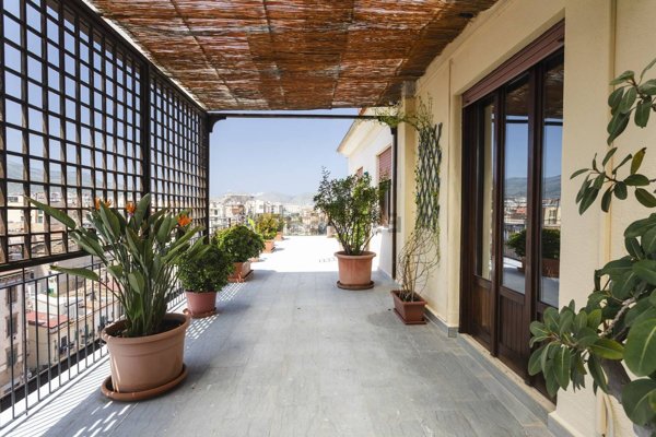 appartamento in vendita a Palermo in zona Zisa