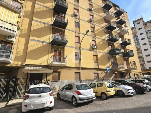 appartamento in vendita a Palermo in zona Montegrappa / Santa Rosalia