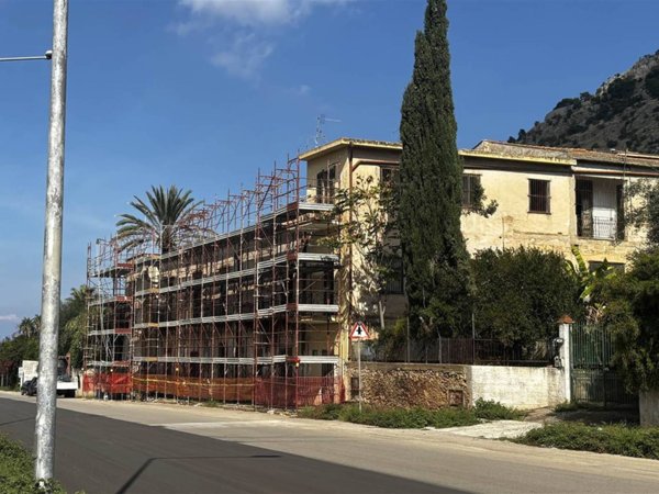 appartamento in vendita a Palermo in zona Mondello