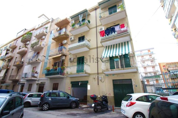 locale di sgombero in vendita a Palermo in zona Altarello