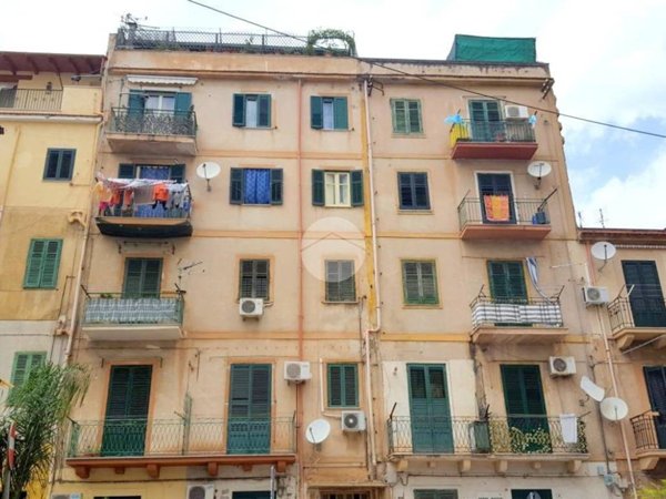 appartamento in vendita a Palermo in zona Malaspina/Palagonia