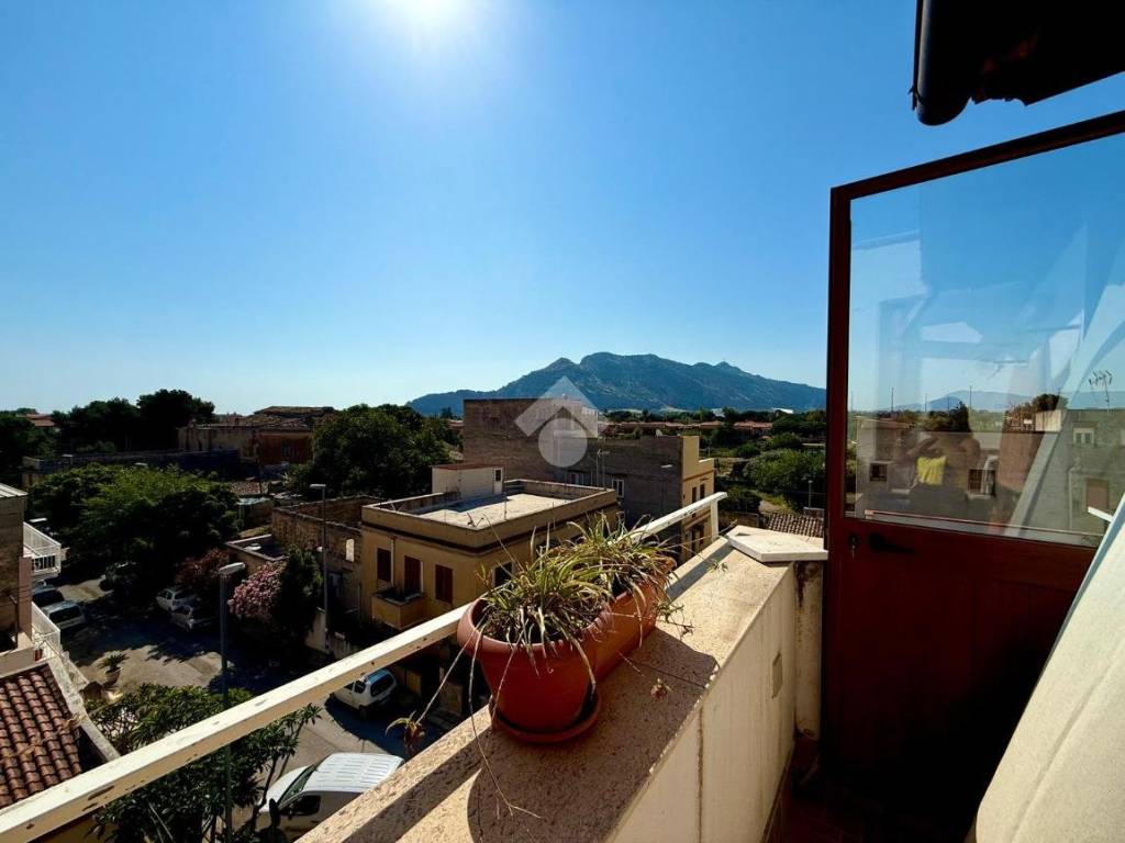 appartamento in vendita a Palermo in zona Partanna