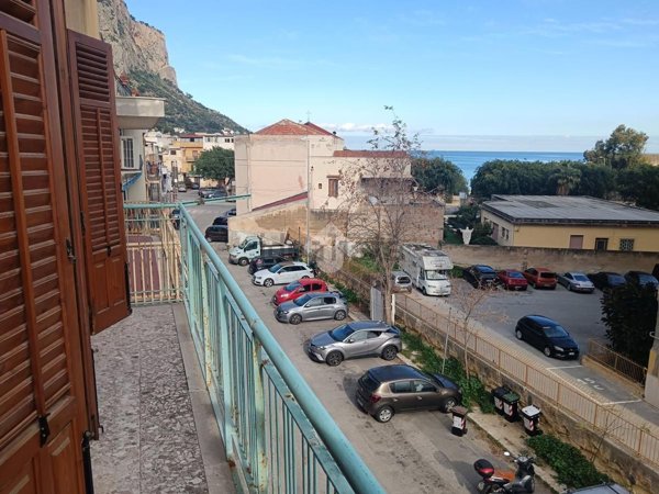 appartamento in vendita a Palermo in zona Arenella/Vergine Maria