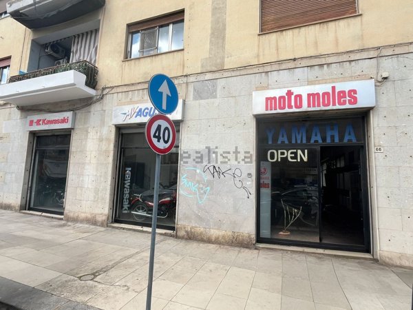 locale commerciale in vendita a Palermo in zona Montepellegrino