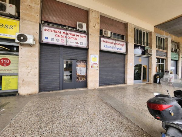 negozio in vendita a Palermo in zona Calatafimi / Cuba
