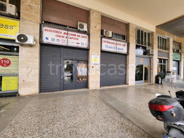 negozio in vendita a Palermo in zona Zisa