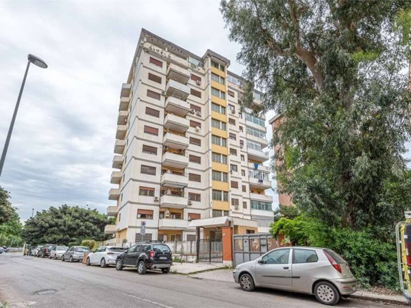 appartamento in vendita a Palermo in zona Malaspina/Palagonia