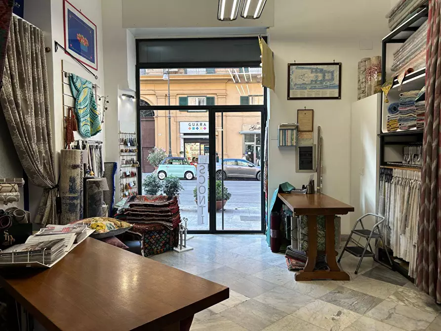 locale commerciale in vendita a Palermo in zona Centro storico