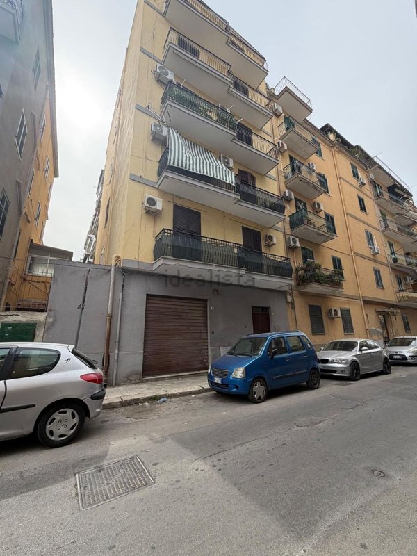 locale commerciale in vendita a Palermo in zona Altarello