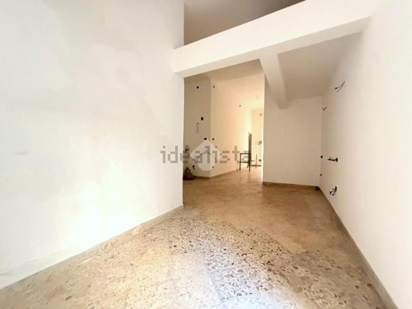 locale commerciale in vendita a Palermo in zona Noce