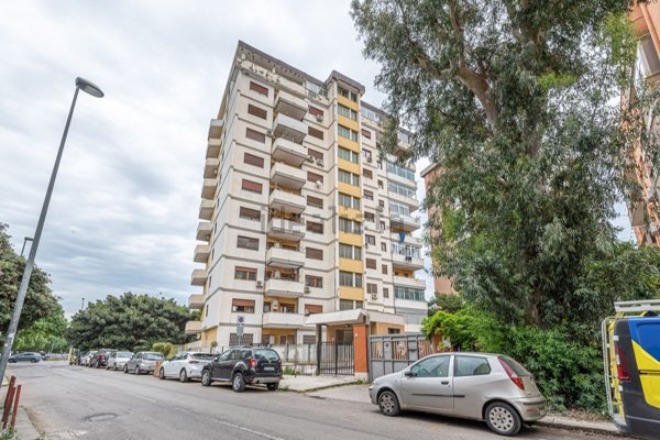 appartamento in vendita a Palermo in zona Malaspina/Palagonia