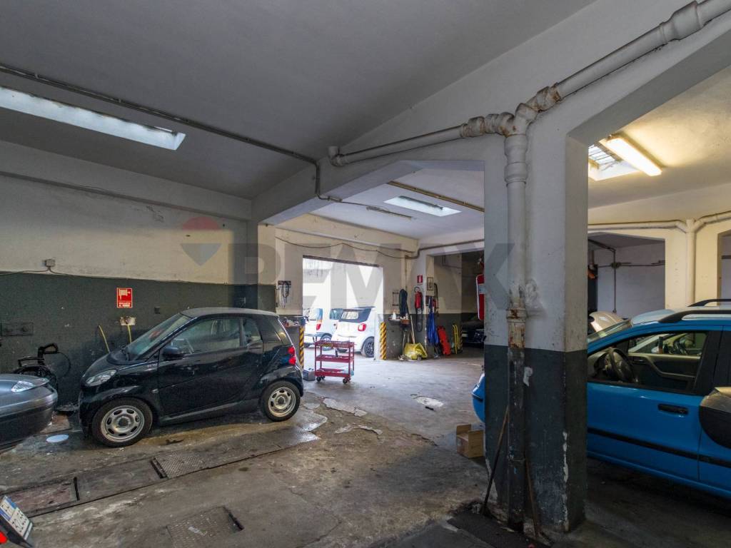 negozio in vendita a Palermo in zona Politeama