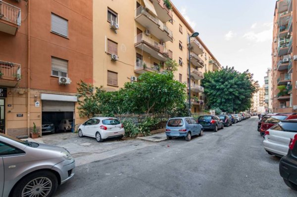locale commerciale in vendita a Palermo