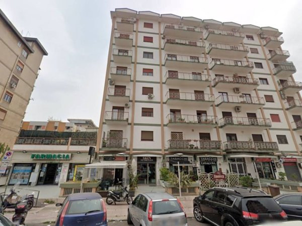 negozio in vendita a Palermo in zona Malaspina/Palagonia