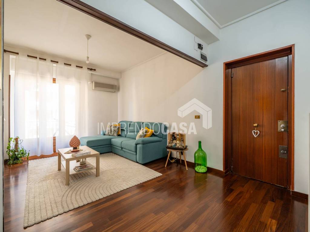 appartamento in vendita a Palermo in zona Malaspina/Palagonia