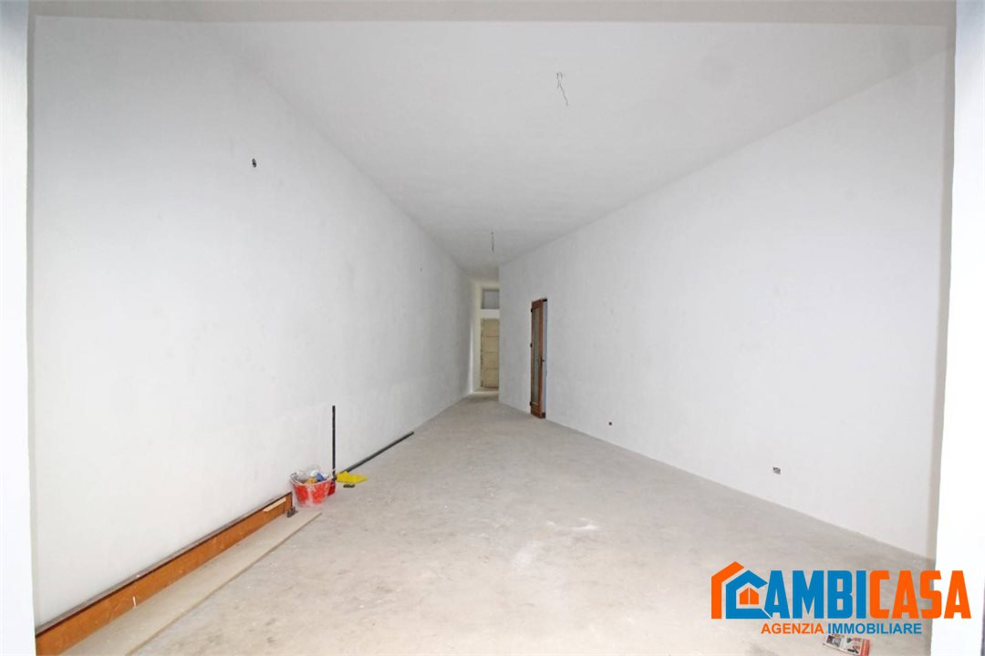 locale di sgombero in vendita a Palermo in zona Altarello