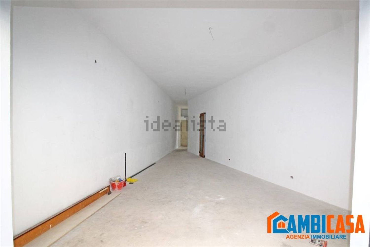 locale di sgombero in vendita a Palermo in zona Altarello