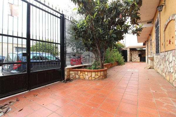 casa indipendente in vendita a Palermo in zona Uditore