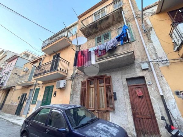 appartamento in vendita a Palermo in zona Malaspina/Palagonia