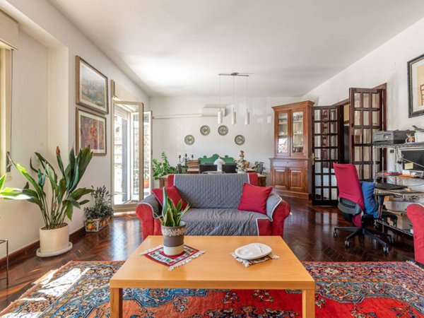appartamento in vendita a Palermo in zona Malaspina/Palagonia