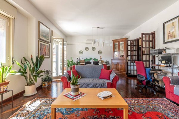 appartamento in vendita a Palermo in zona Malaspina/Palagonia