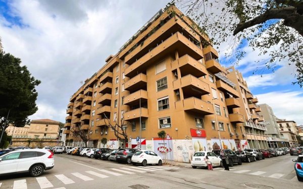 appartamento in vendita a Palermo in zona Libertà