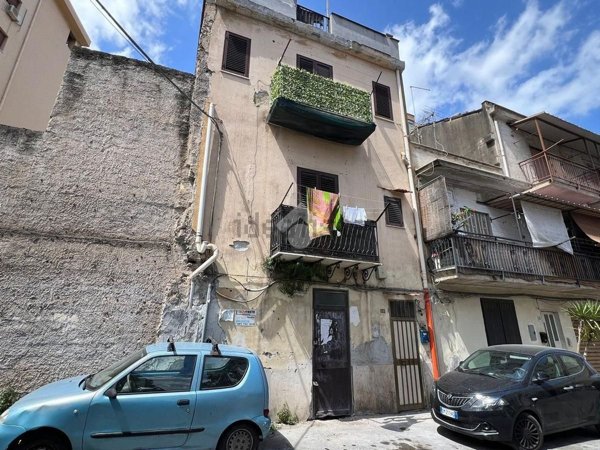 appartamento in vendita a Palermo in zona Zisa
