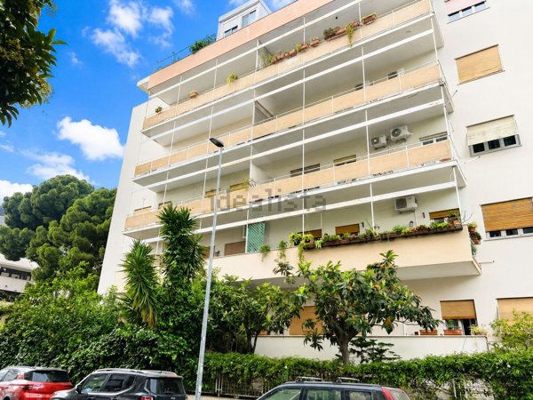 appartamento in vendita a Palermo in zona Libertà