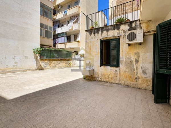 appartamento in vendita a Palermo in zona Oreto