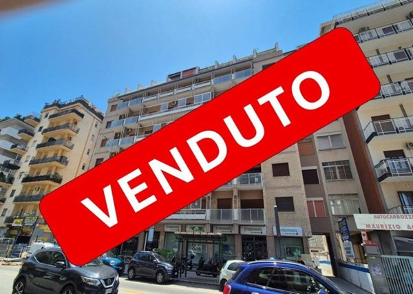 appartamento in vendita a Palermo in zona Malaspina/Palagonia
