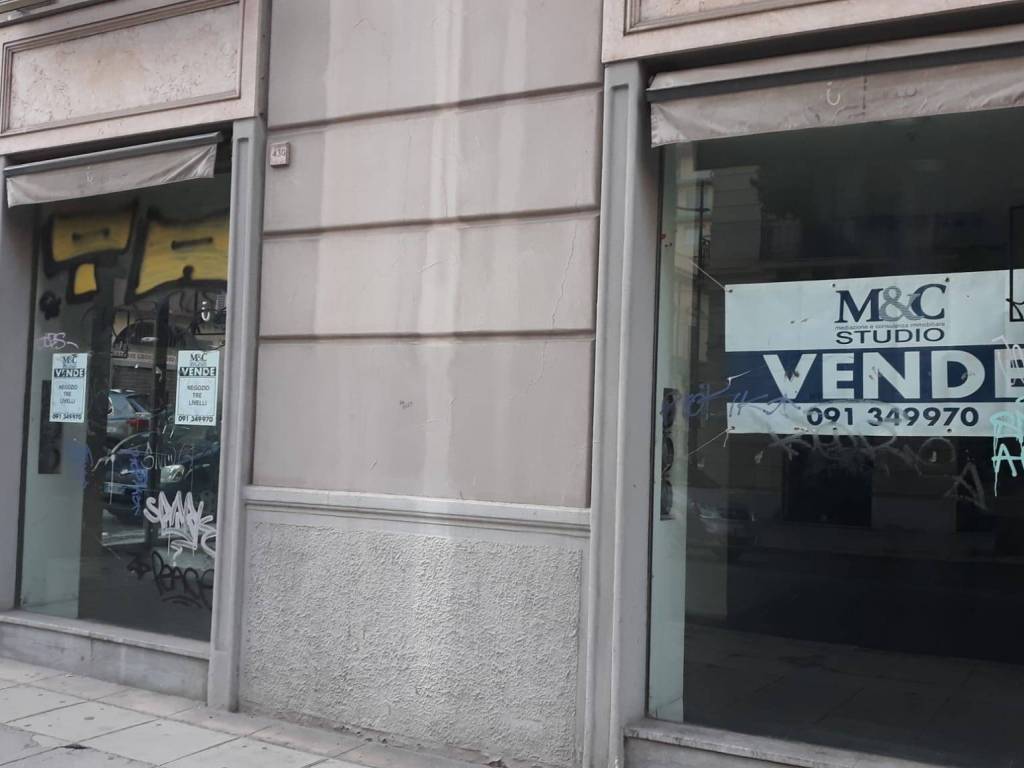 negozio in vendita a Palermo in zona Politeama