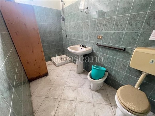 locale di sgombero in vendita a Palermo in zona Noce