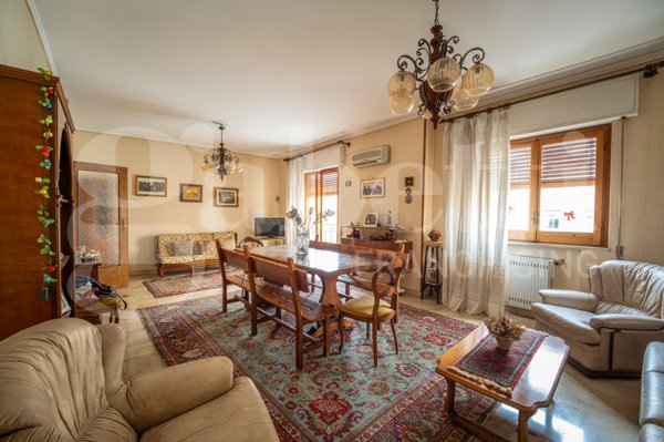 appartamento in vendita a Palermo in zona Politeama