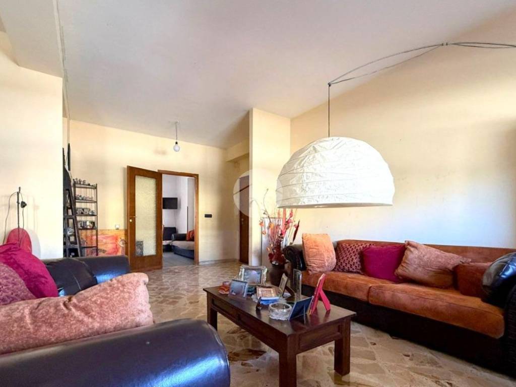 appartamento in vendita a Palermo in zona Malaspina/Palagonia