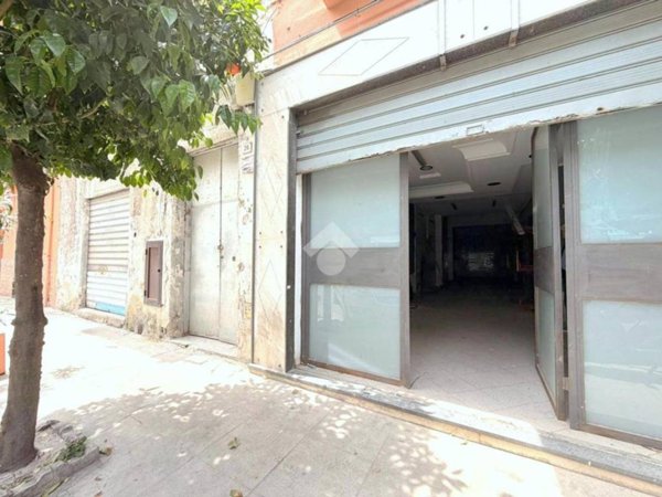 negozio in vendita a Palermo in zona Noce