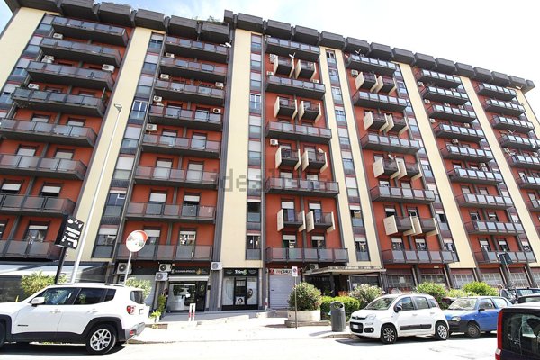 locale commerciale in vendita a Palermo in zona San Lorenzo