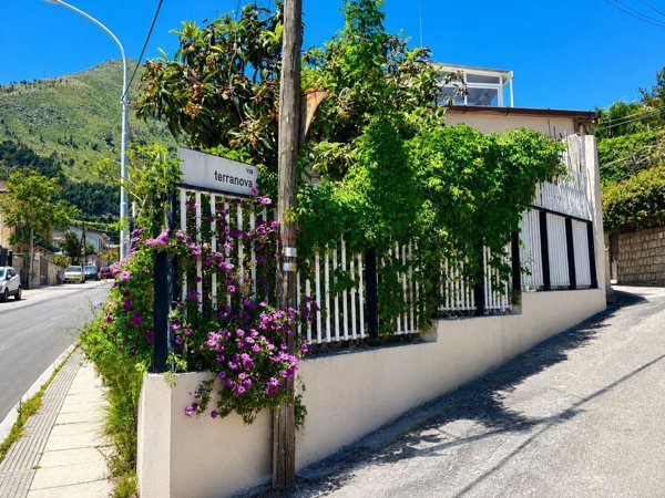 casa indipendente in vendita a Palermo in zona Borgo Nuovo