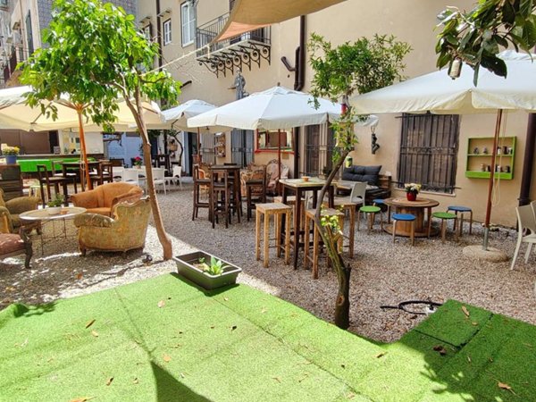 negozio in vendita a Palermo in zona Politeama