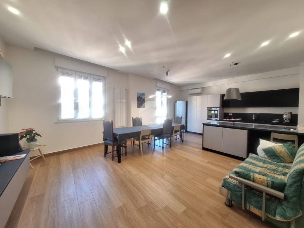 appartamento in vendita a Palermo in zona Politeama