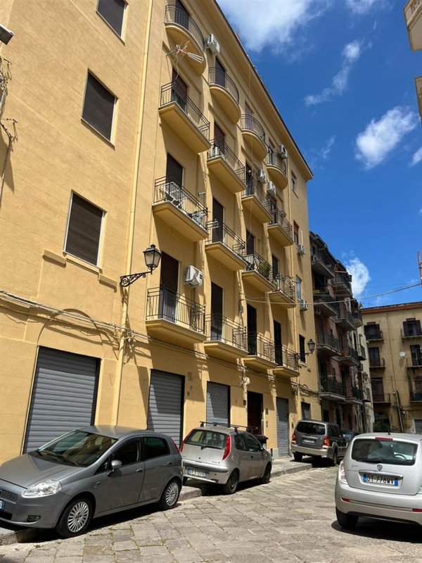 casa indipendente in vendita a Palermo in zona Centro storico