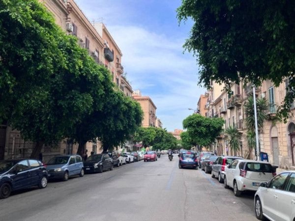 appartamento in vendita a Palermo in zona Zisa