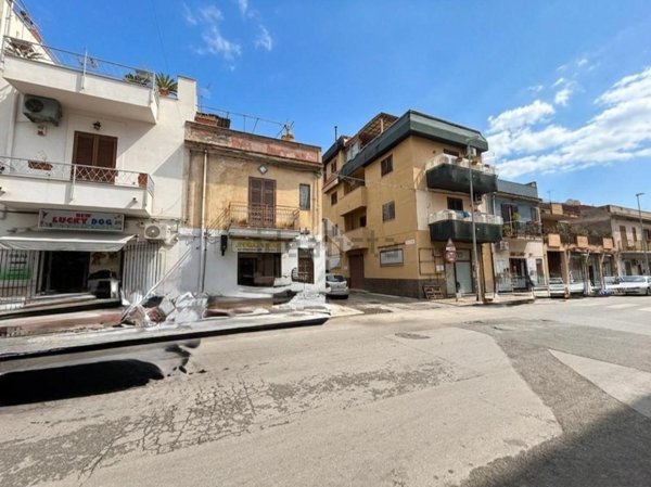 appartamento in vendita a Palermo in zona Partanna