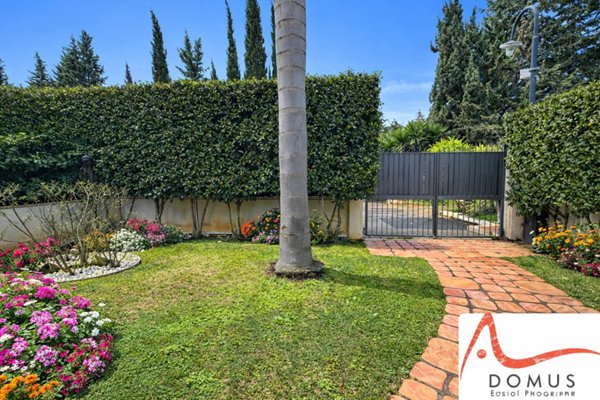 casa indipendente in vendita a Palermo in zona Mondello