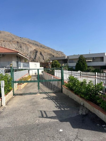 casa indipendente in vendita a Palermo in zona Borgo Nuovo