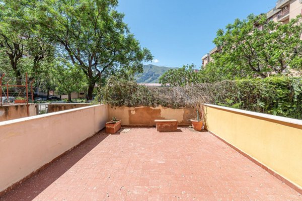 appartamento in vendita a Palermo in zona Roccella