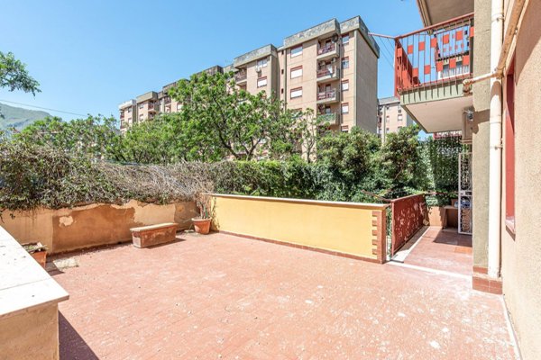 appartamento in vendita a Palermo in zona Roccella