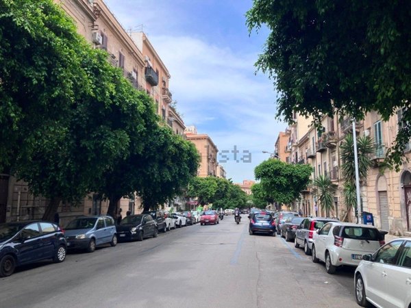 appartamento in vendita a Palermo in zona Politeama