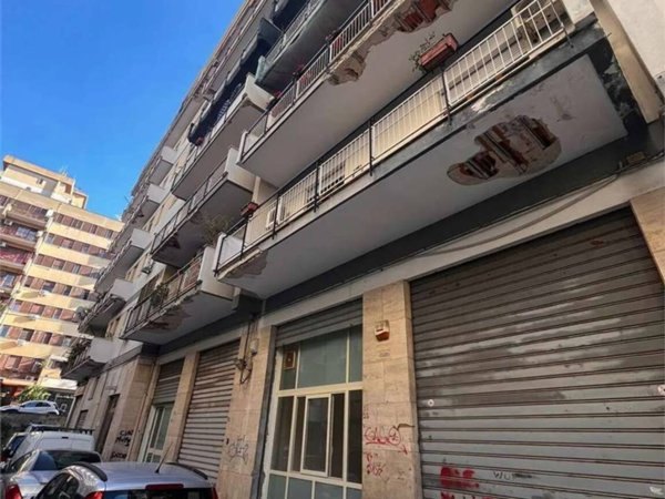 ufficio in vendita a Palermo in zona Politeama
