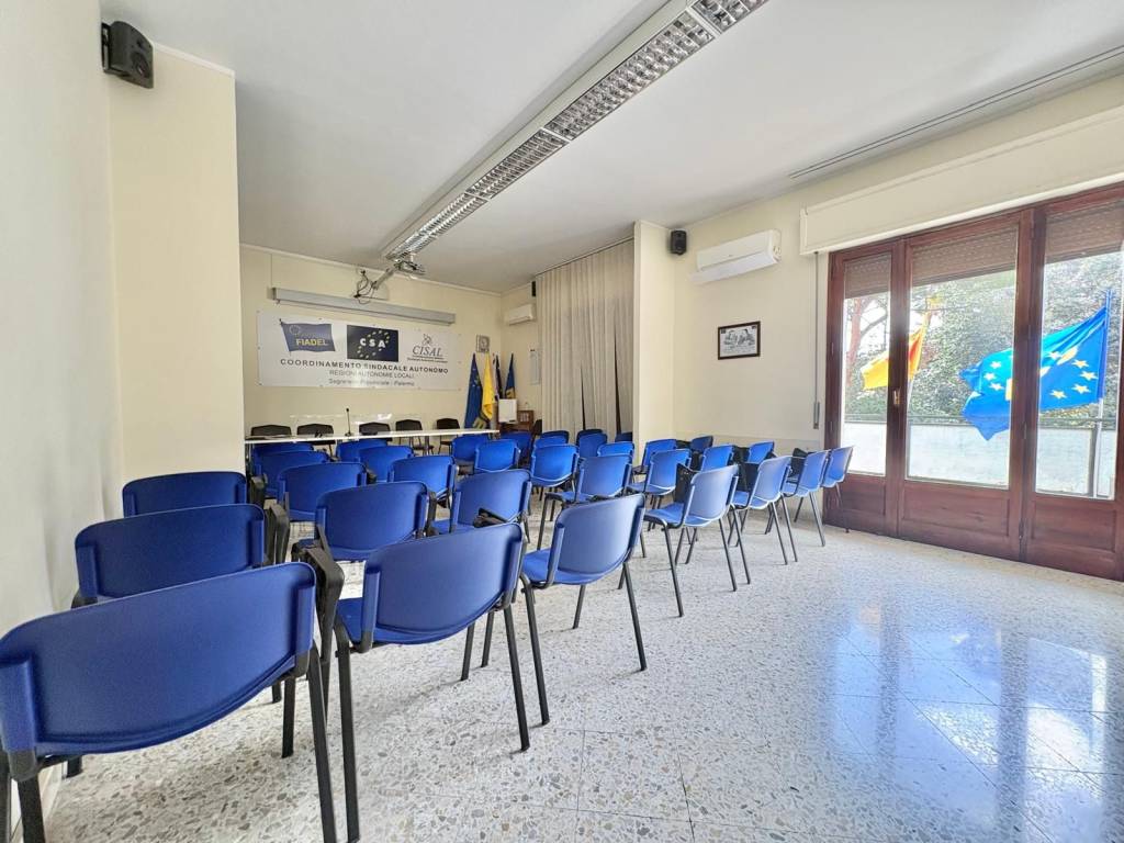 appartamento in vendita a Palermo in zona Politeama